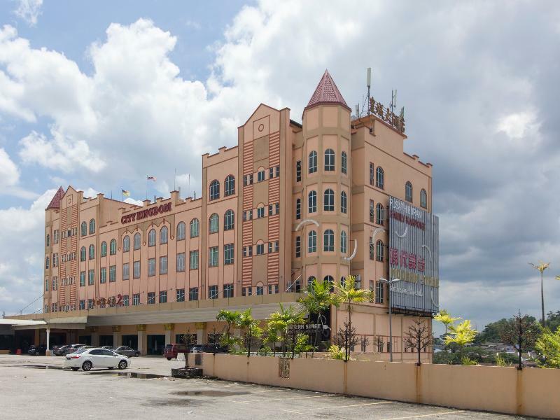 Oyo 776 Fame Hotel Seremban Exterior foto